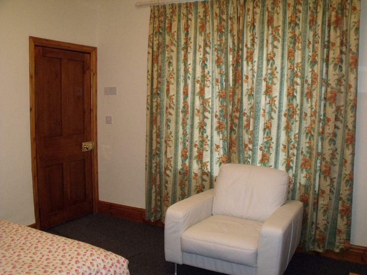 Cosy Ground Floor Disabled Friendly Room In Farm House Llandderfel 外观 照片